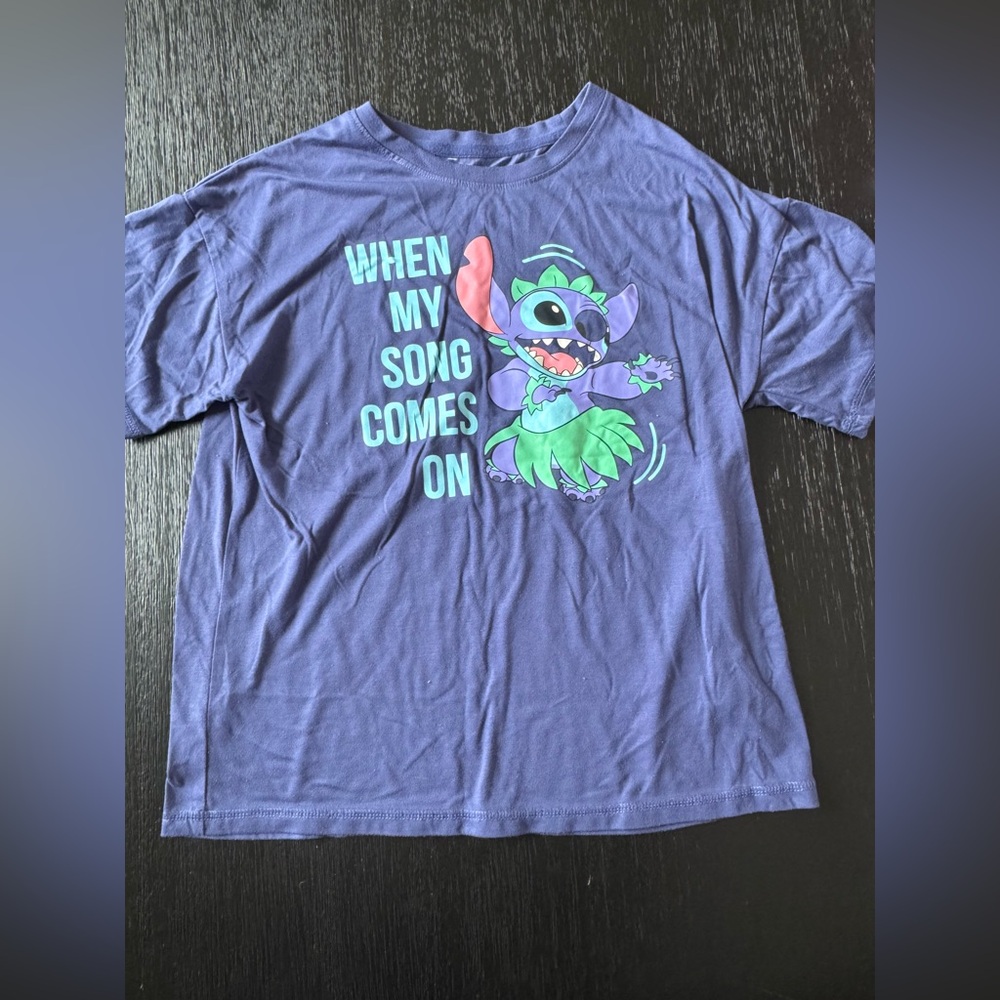 Disney Stitch T-shirt (Like NEW)